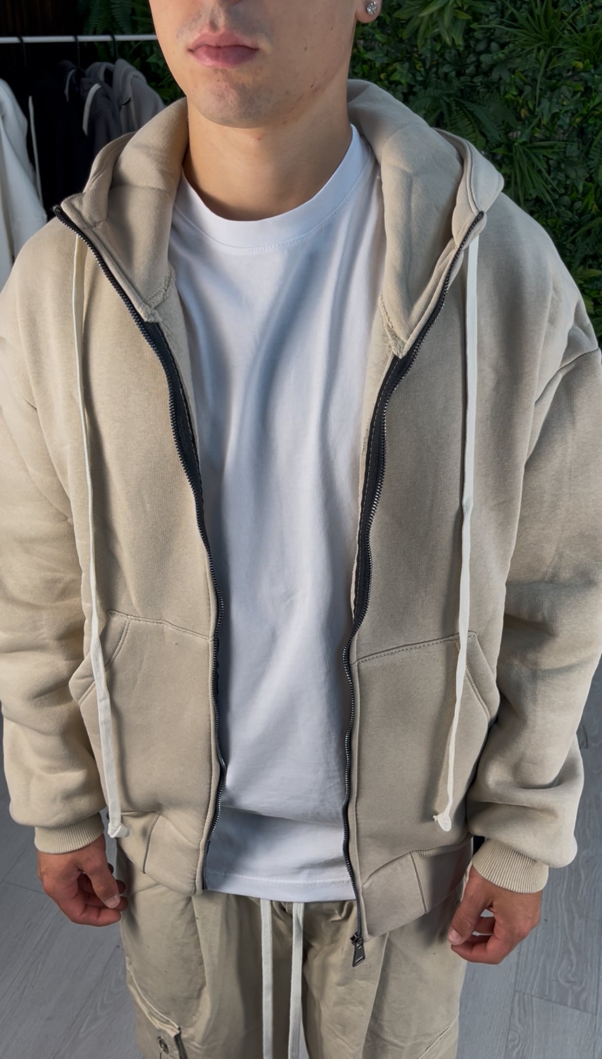 FELPA CON ZIP BEIGE