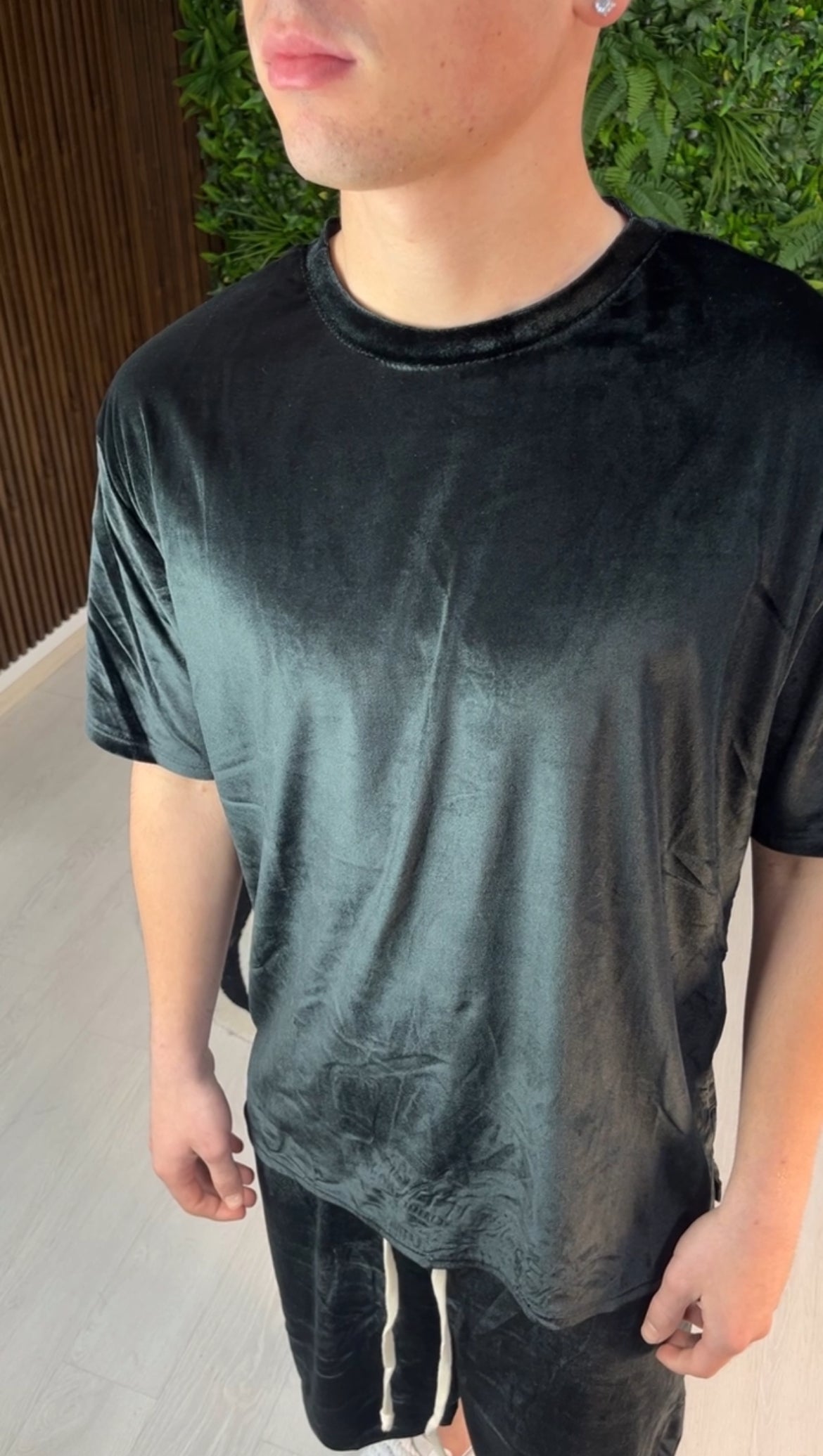 COMPLETO CORTO IN CINIGLIA LISCIA NERO