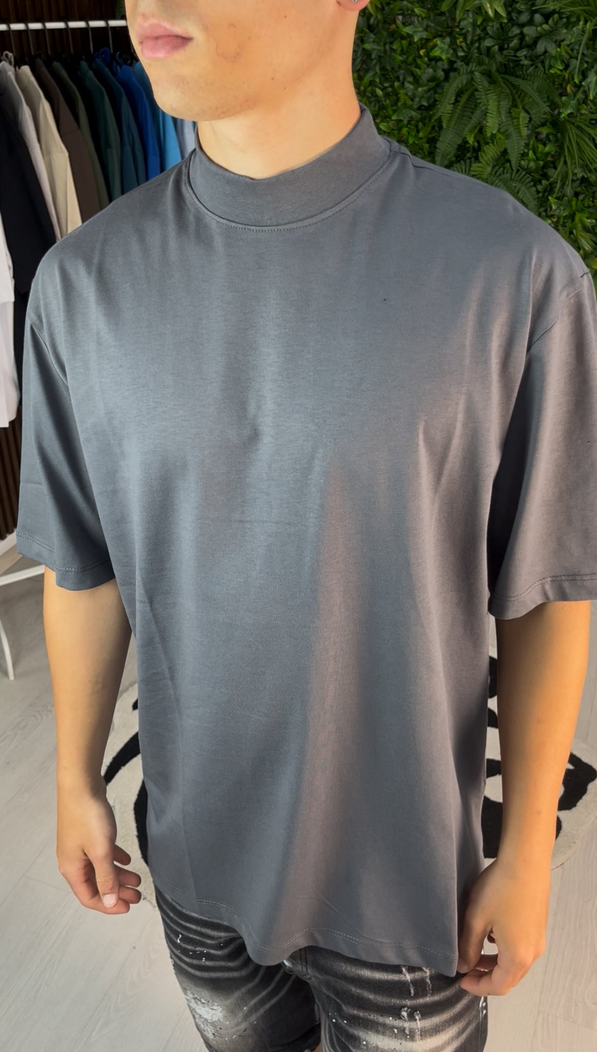 T-SHIRT COLLO ALTO PIOMBO