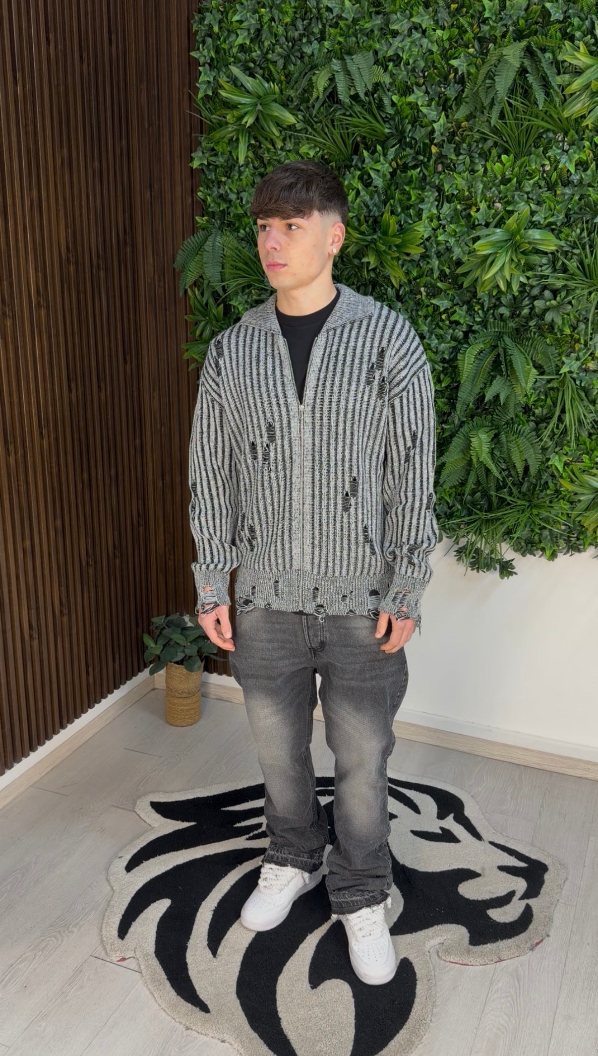 MAGLIONE DESTROYED ZIP BLACK