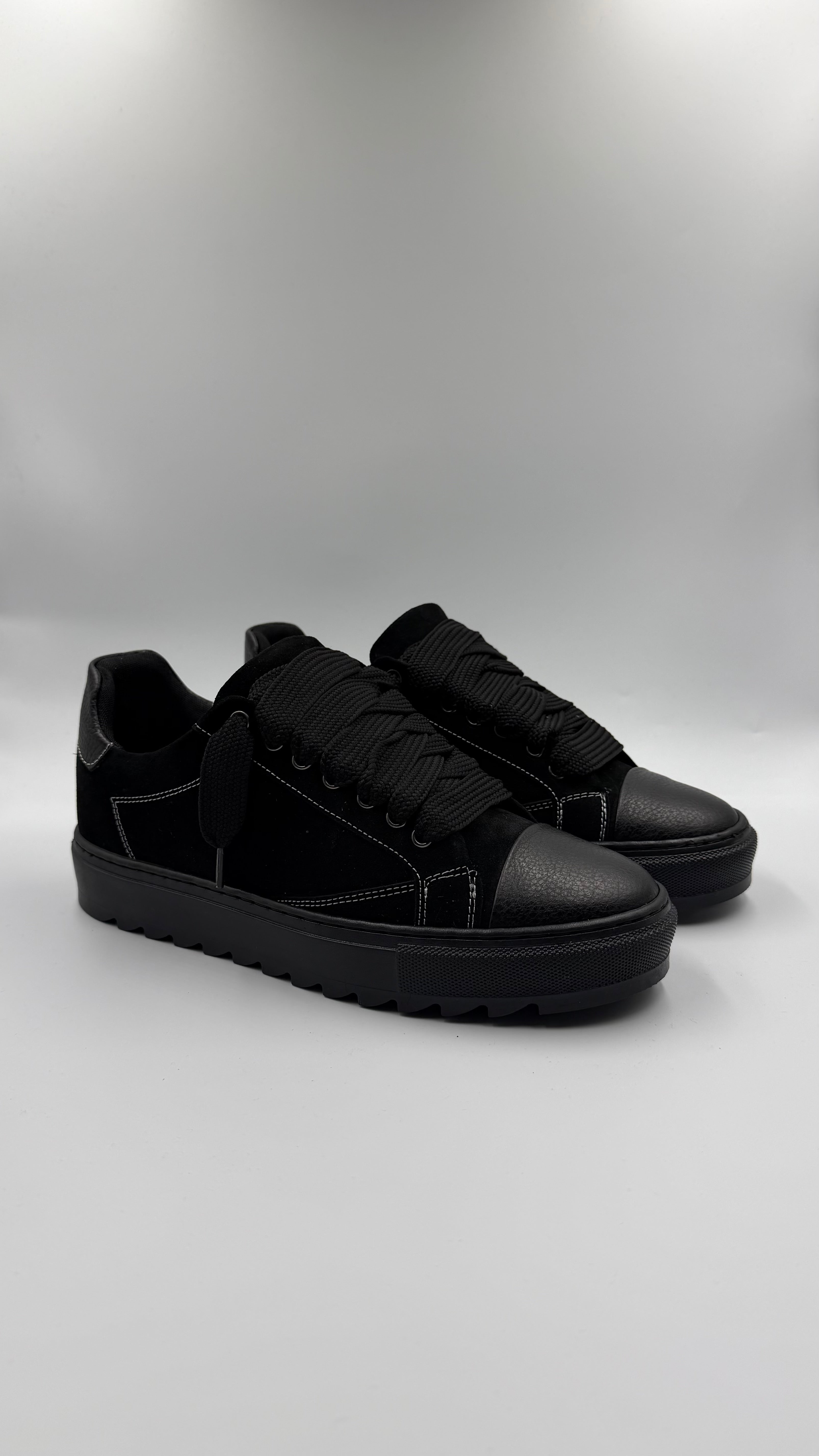 SCARPE NEXUS NERE IN CAMOSCIO