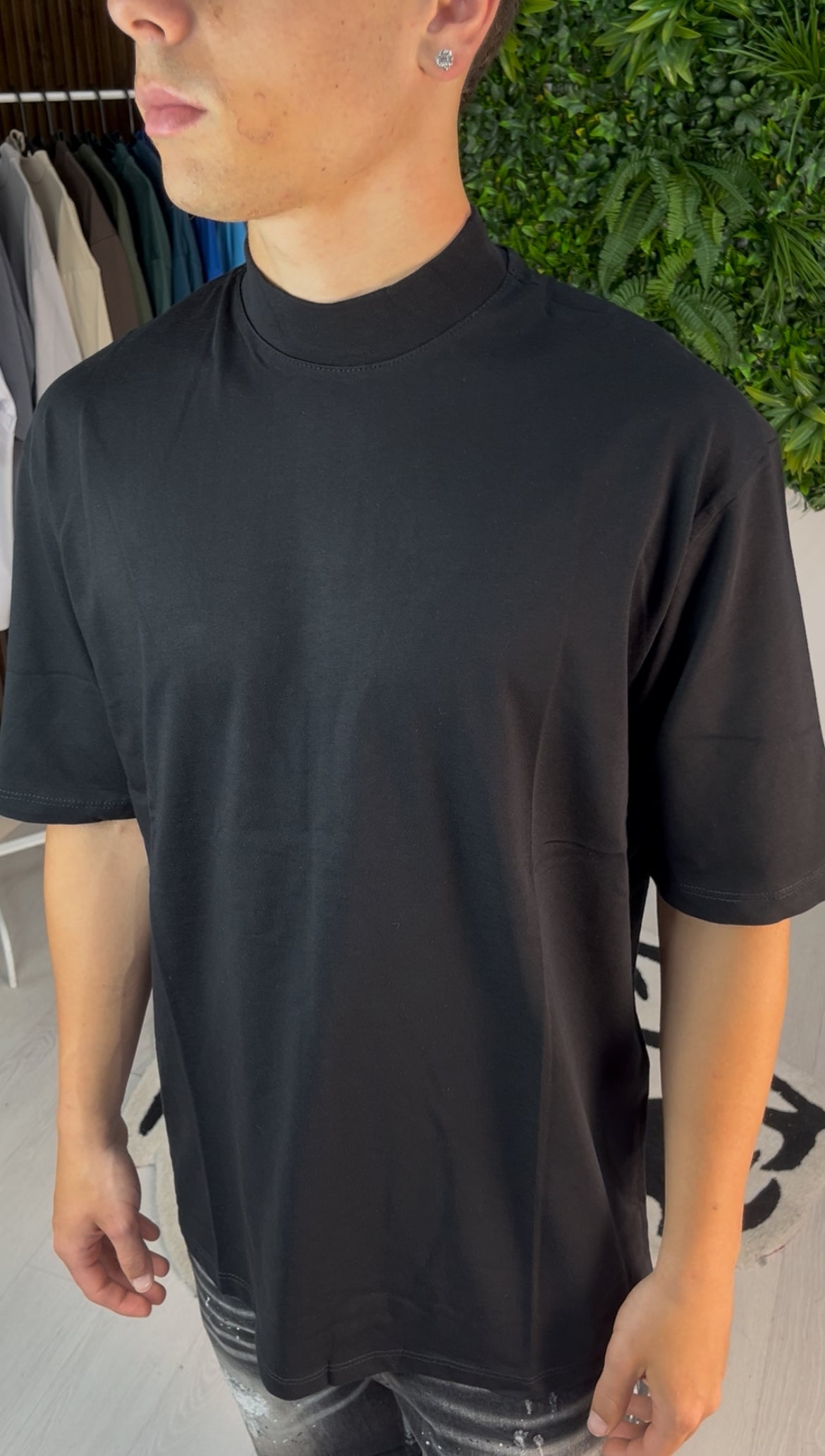 T-SHIRT COLLO ALTO NERA