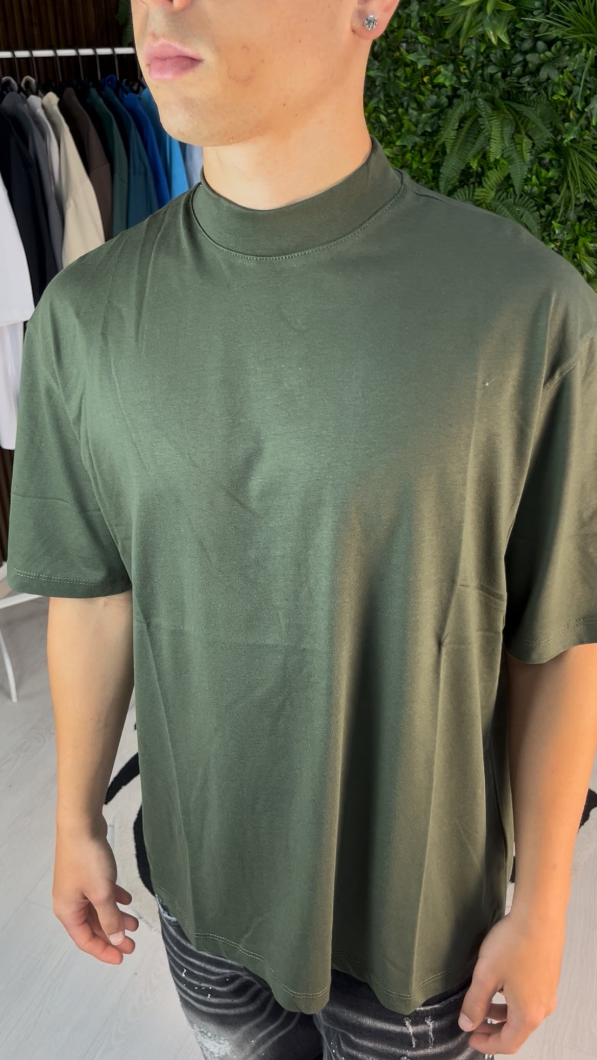 T-SHIRT COLLO ALTO VERDE MILITARE