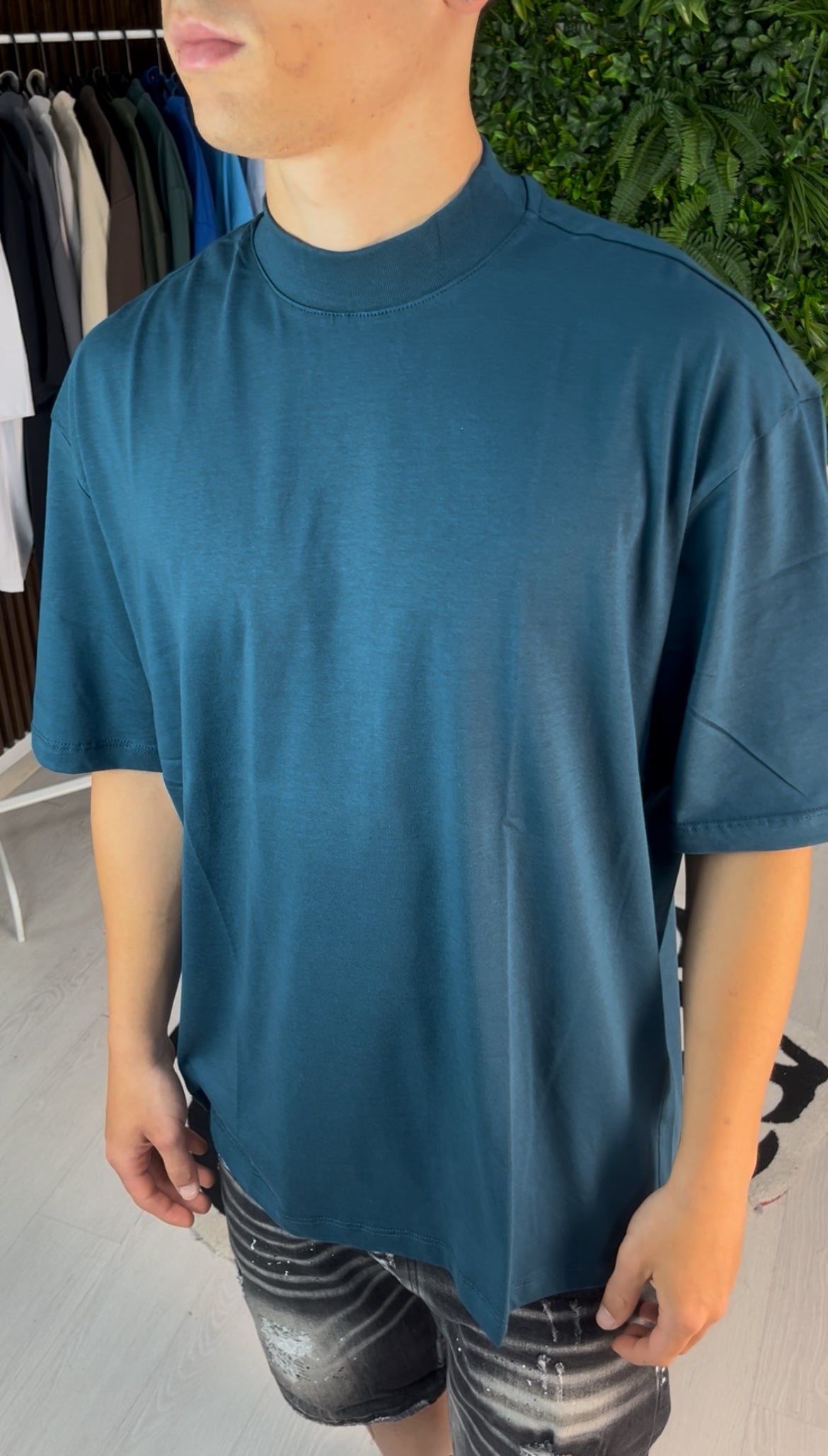 T-SHIRT COLLO ALTO PETROLIO
