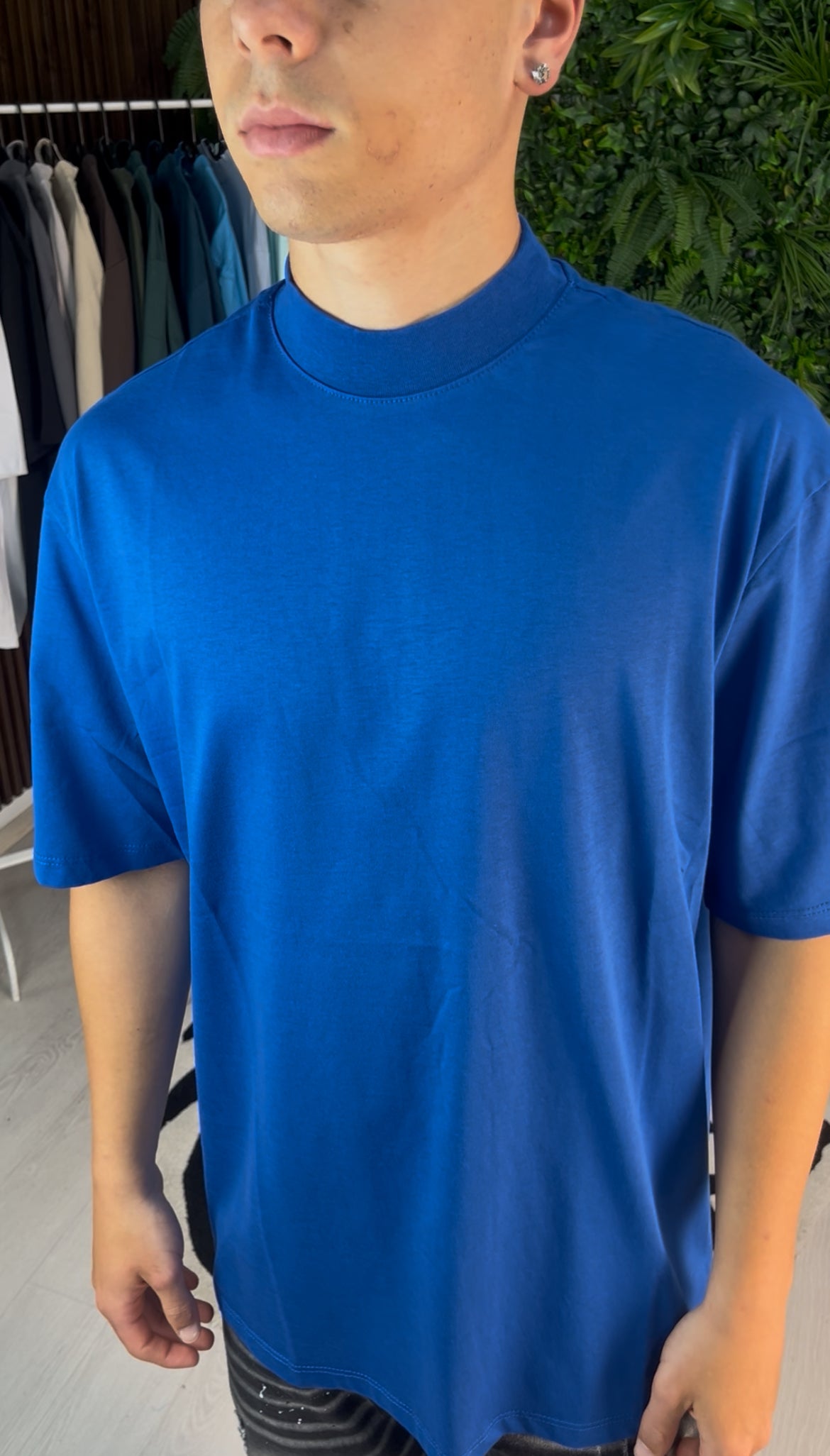 T-SHIRT COLLO ALTO BLU