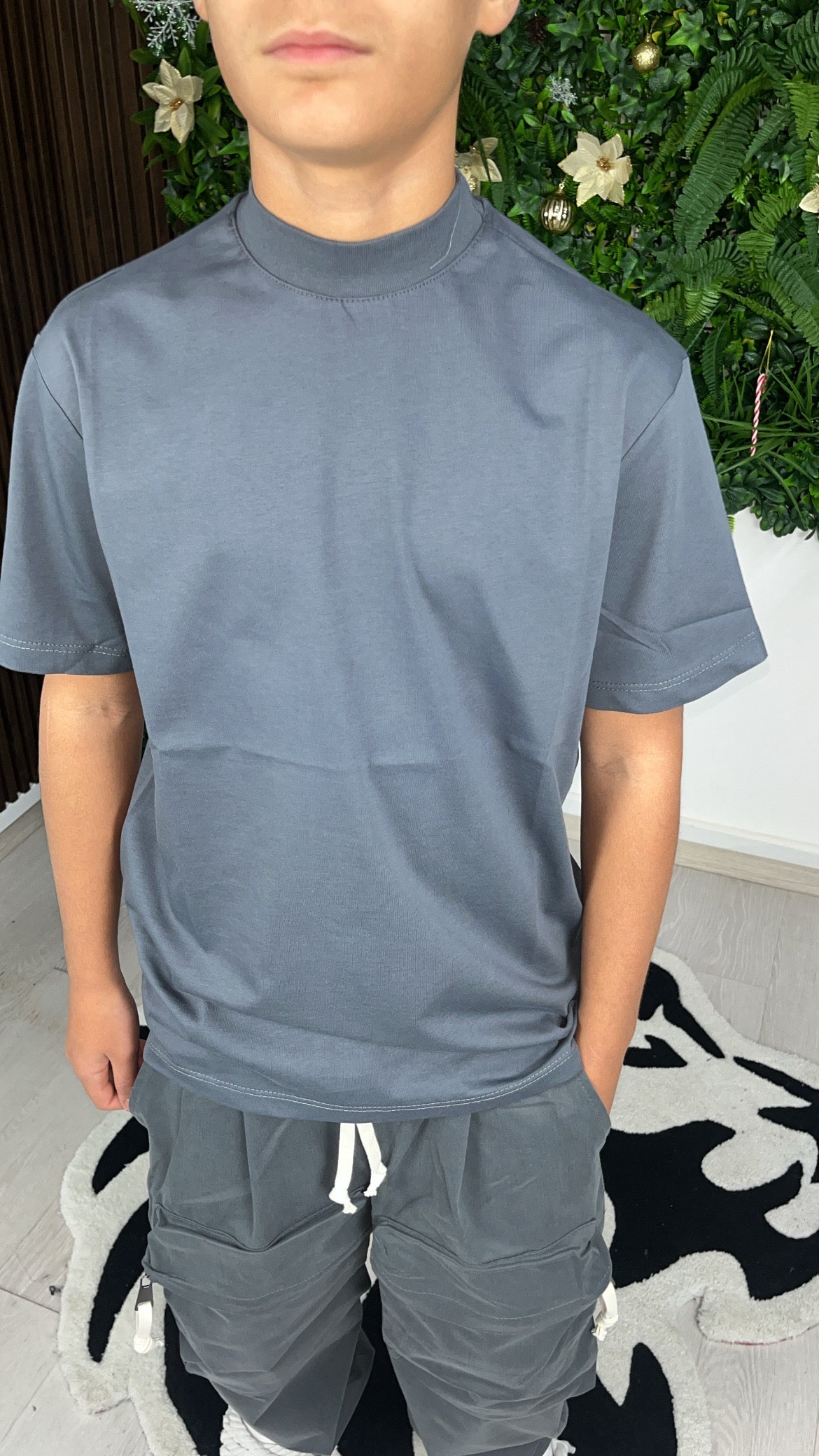 T-SHIRT COLLO ALTO PIOMBO